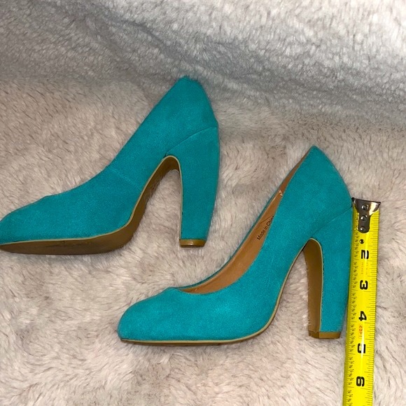 Kimchi Blue brand from Urban Outfitters size 6 suede, turquoise - Picture 4 of 4